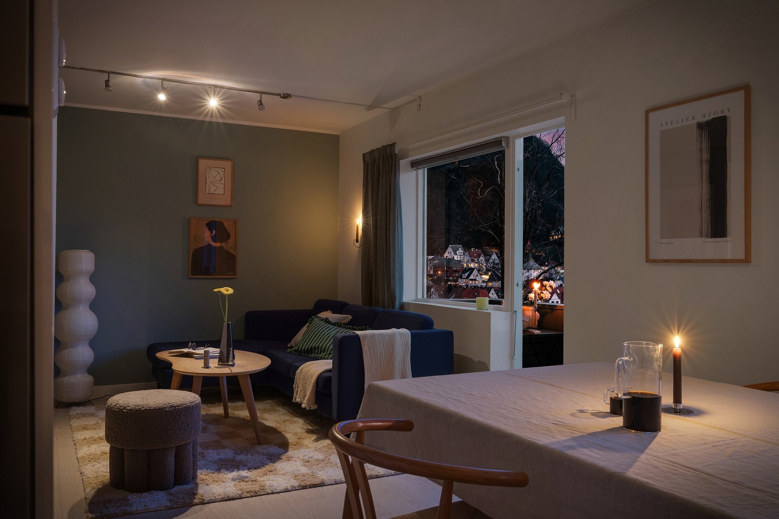 Attraktiv beliggenhet som gir ro og nærhet til natur samtidig som det tar kort tid til Haukeland og Bergen Sentrum. Galleribilde