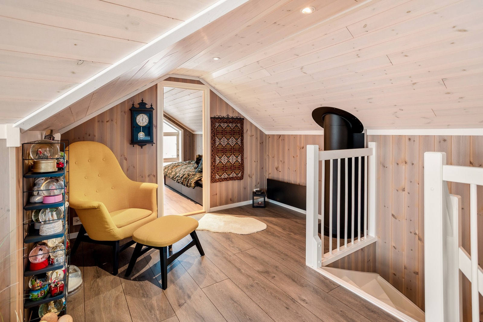 Her har du to disponible rom som kan brukes. Dagens eiere bruker dem som soverom. Galleribilde