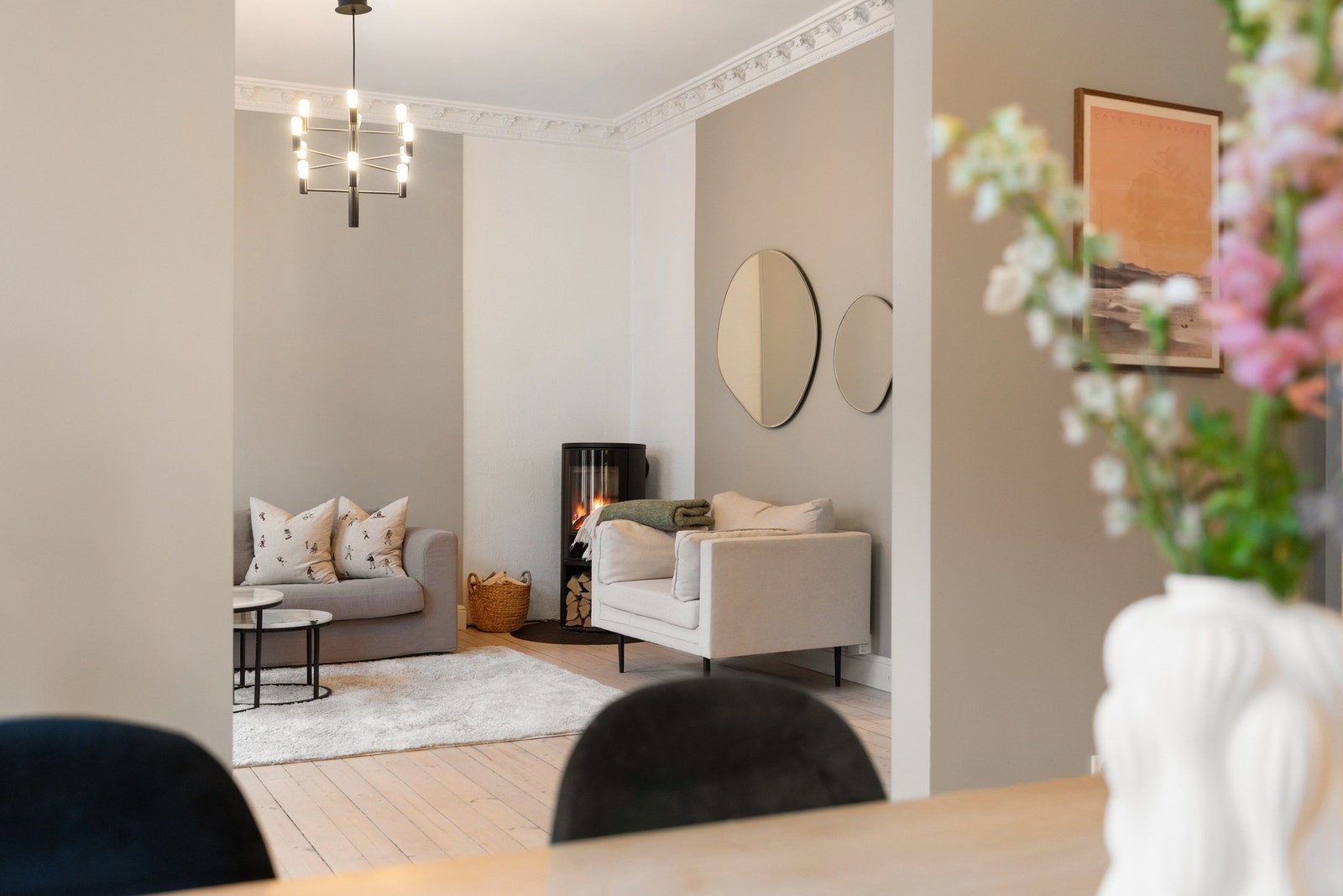 Leiligheten har et varmt, eksklusivt og tidløst preg. Galleribilde