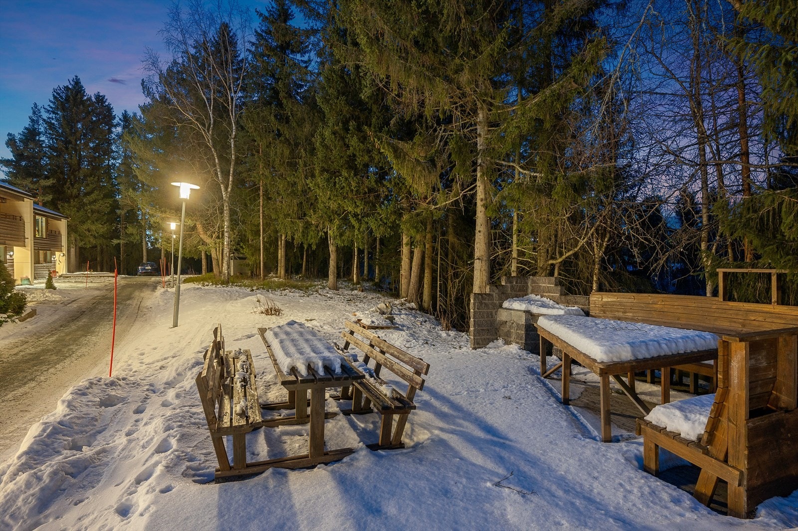 Koselig grillplass ved inngangsparti Galleribilde