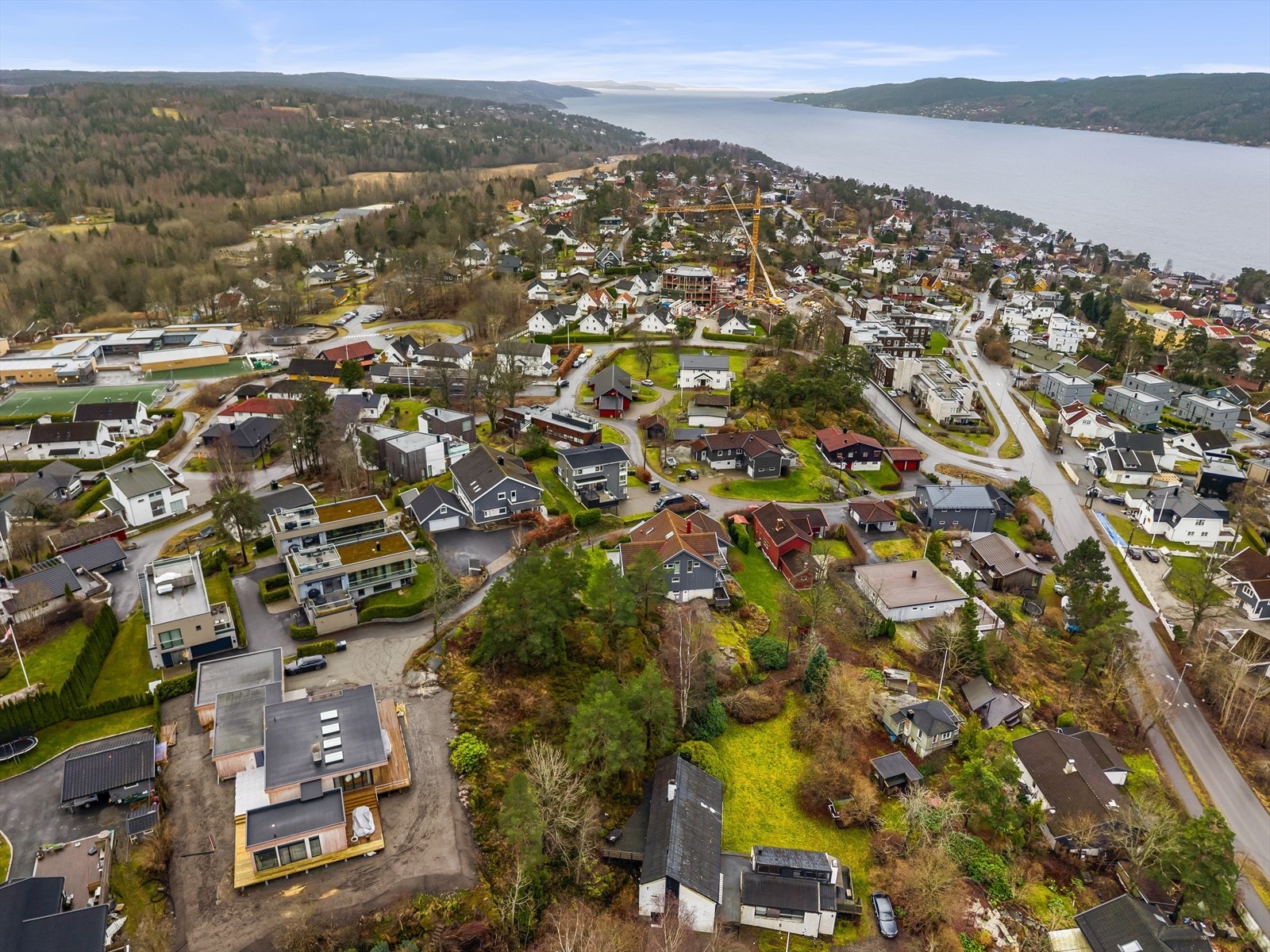 Kort vei til bussforbindelser mot Oslo, Ski og Ås. Galleribilde