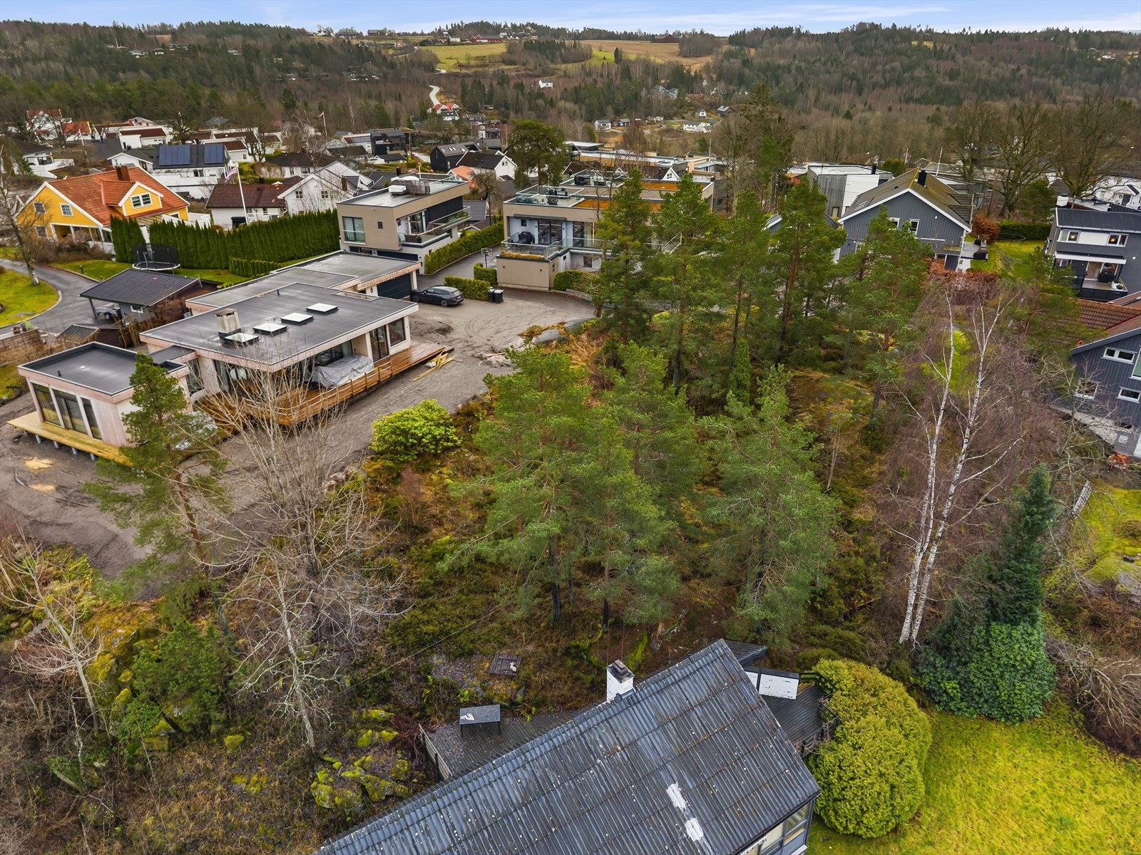 Vestvendt tomt med gode solforhold. Galleribilde