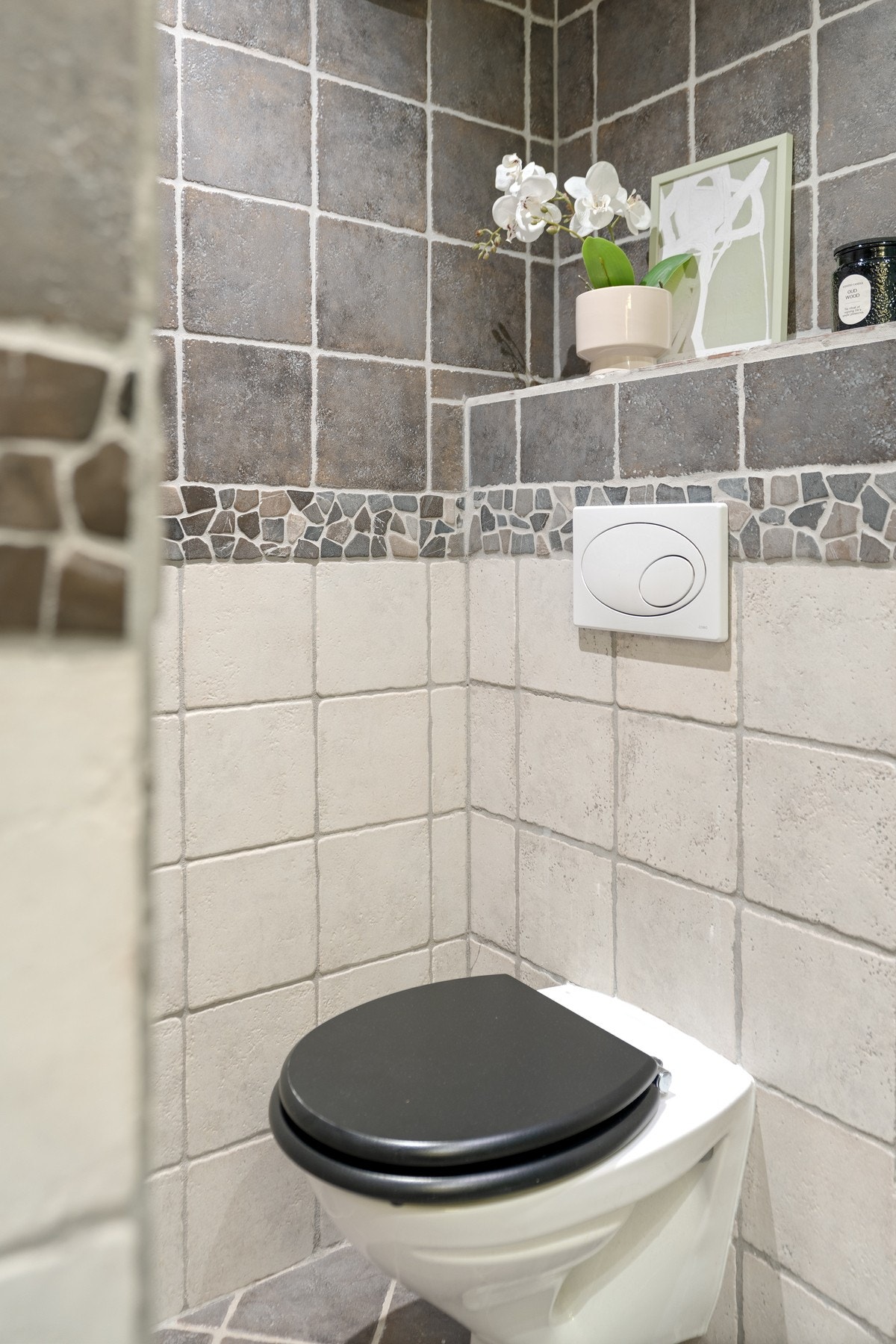 Det er i forbindelse med fuktsøkt ikke registrert noe tegn til skader eller fukt på badet - TG0. Galleribilde