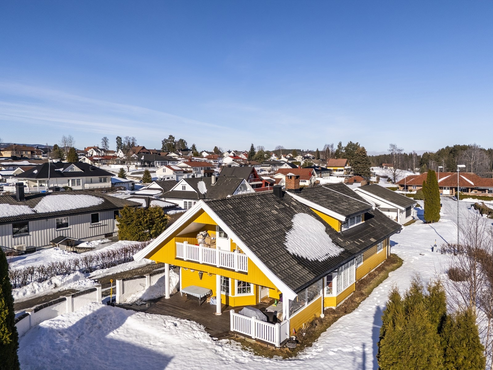 041_Velholdt enebolig i et barnevennlig boligområde..jpg Galleribilde