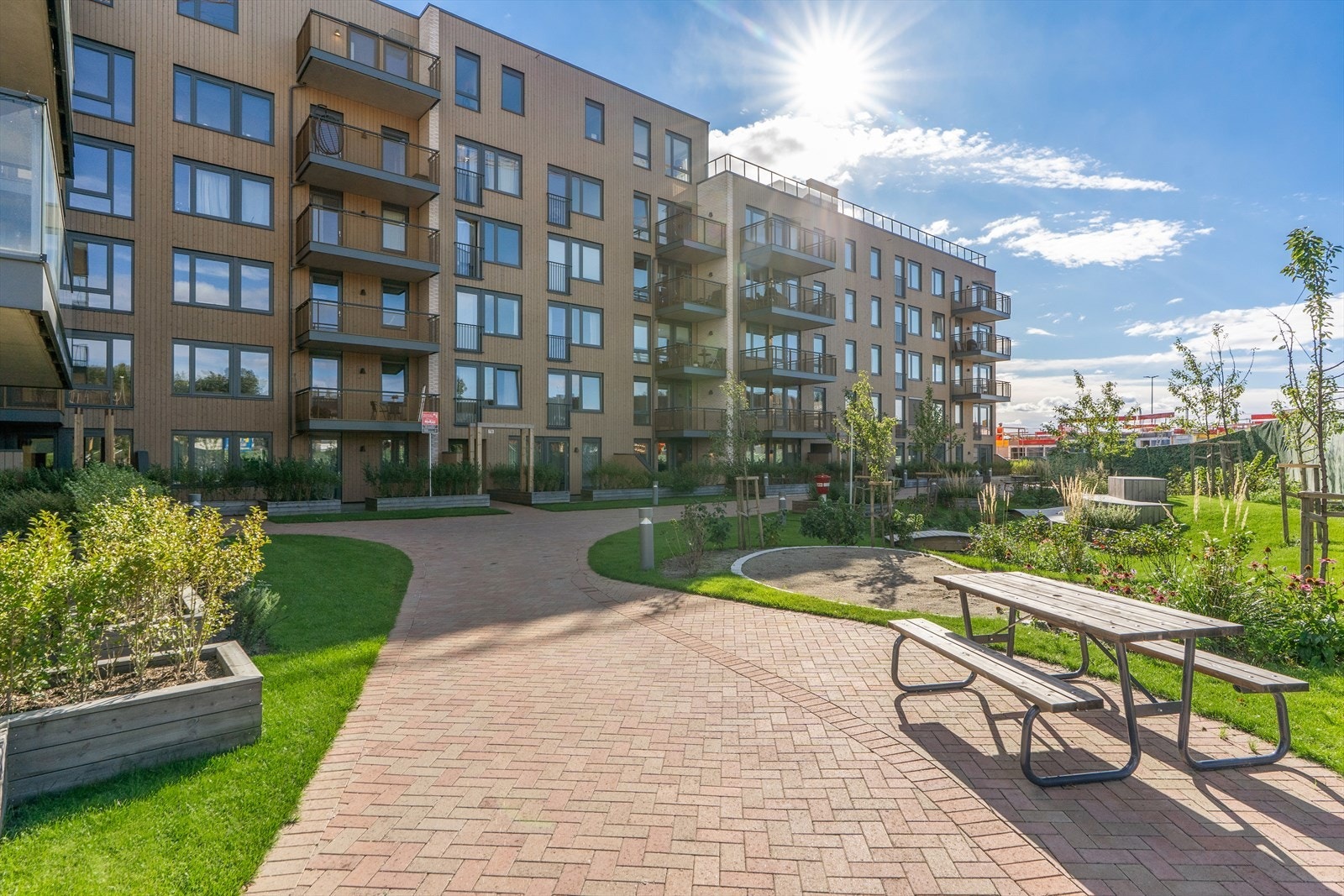 Gartneritaket sameie ligger like utenfor Vestby Sentrum - her bor du med kort vei til både natur og byliv. Galleribilde