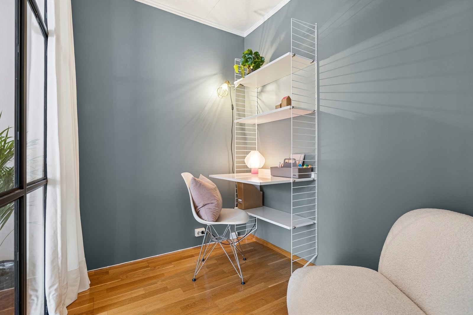 Kontor på 3,7 kvm kan med enkle grep tas ned. Galleribilde