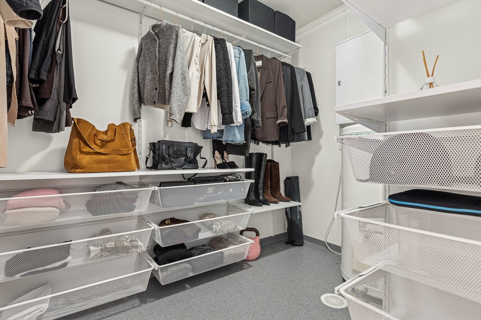 Bod på ca. 4,8 kvm brukes i dag som walk in closet. Galleribilde