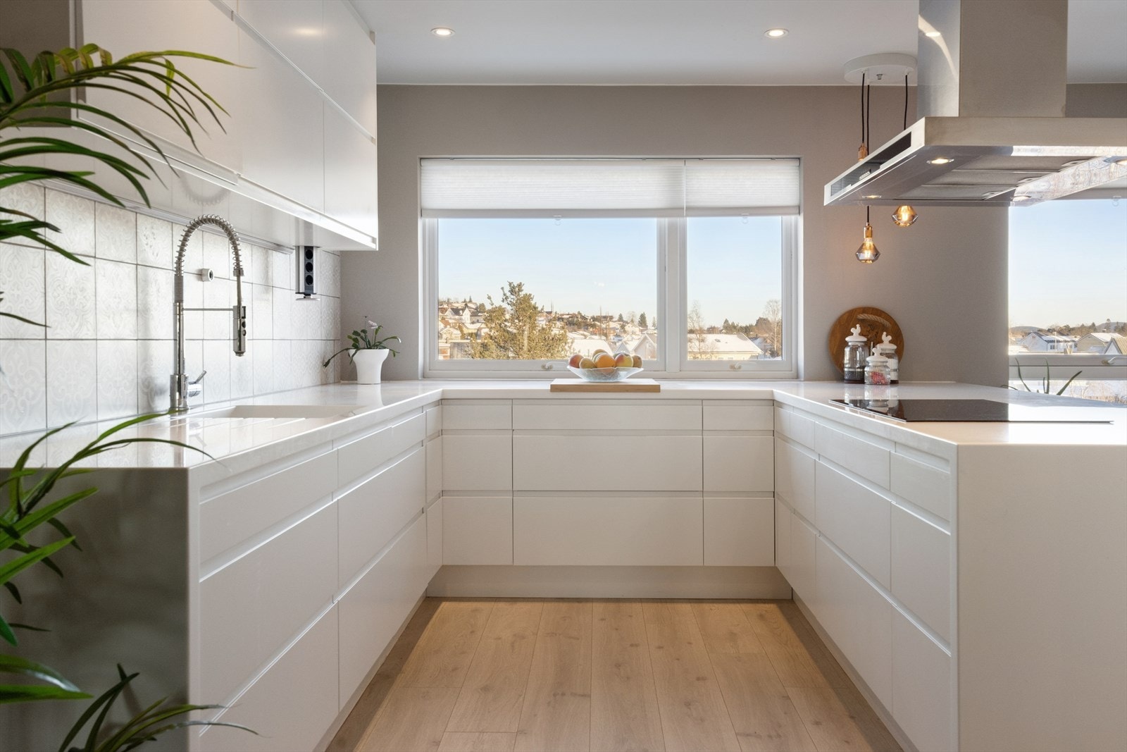 Rålekkert kjøkken fra 2015 med helintegrerte hvitevarer fra Electrolux Galleribilde