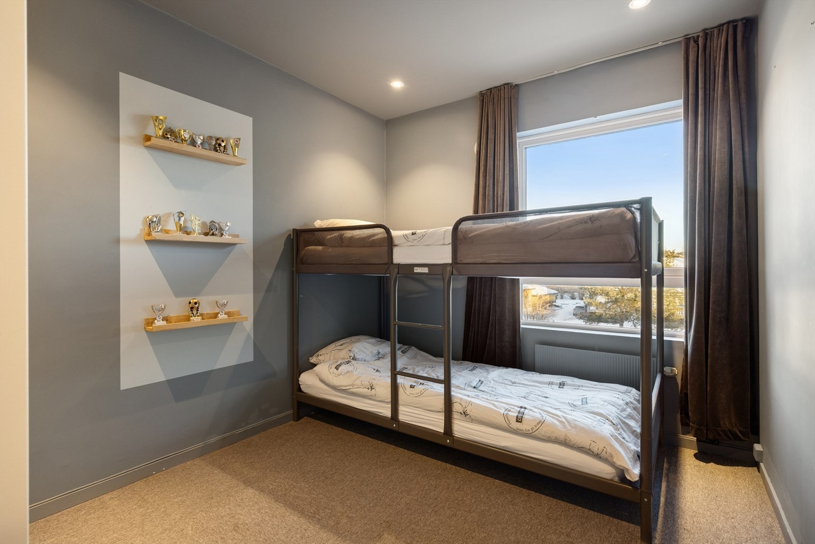 Soverom nr.2 har en fin størrelse på 7,5 kvm. Galleribilde