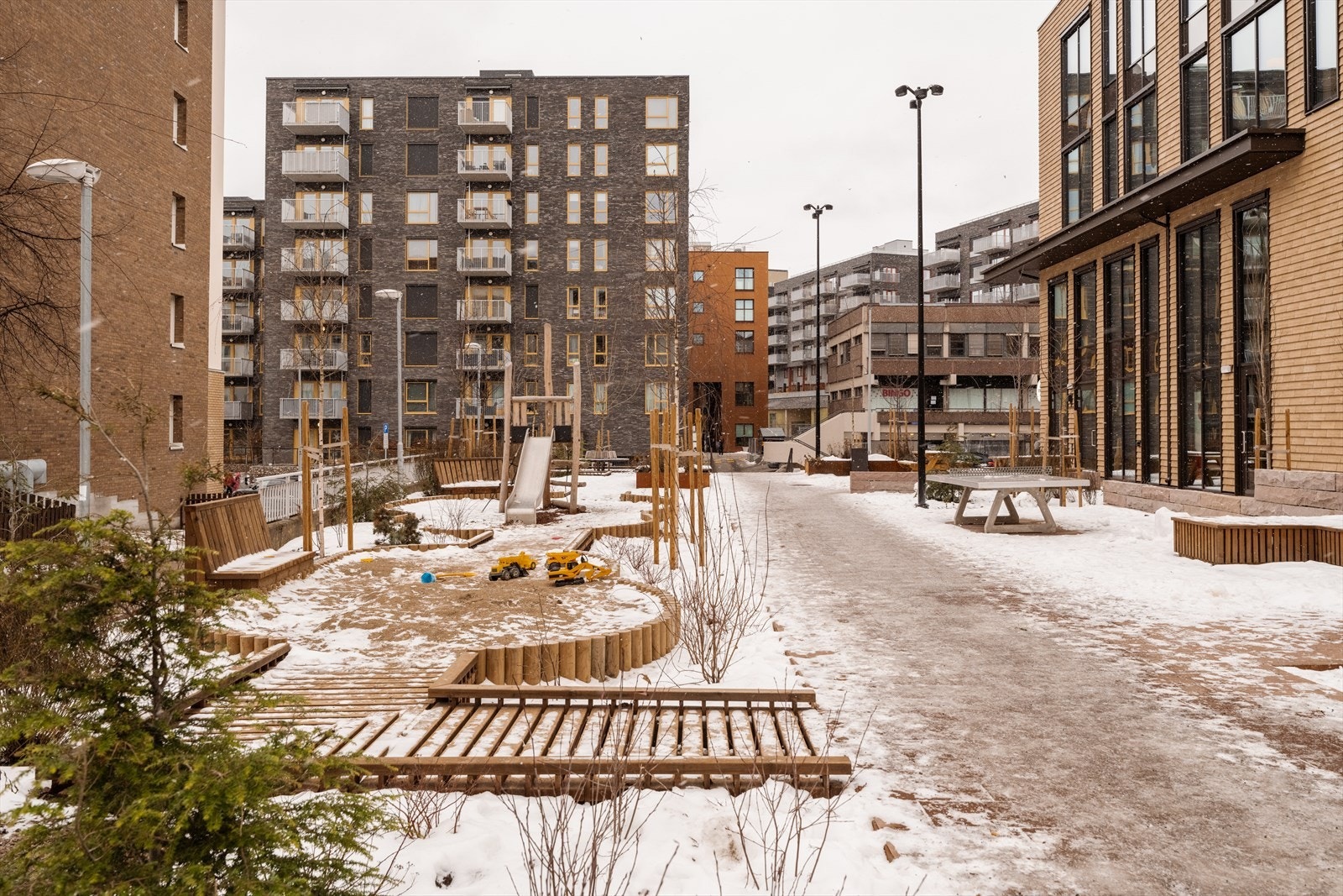 Nærområdet byr på lekeplasser og er godt tilrettelagt for barnefamilier. Galleribilde