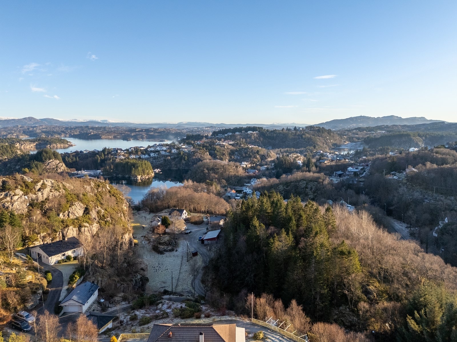 - Det sjeldne store tomtearealet på hele 3 739,8m² byr på et betydelig utviklingspotensial - Galleribilde