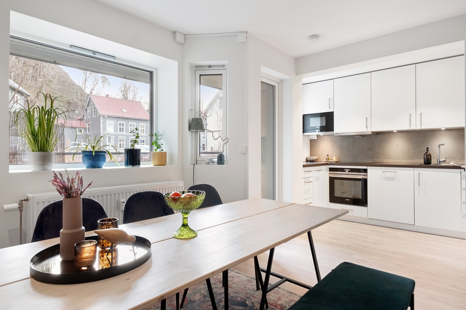 Fra stuen er det utgang til balkong Galleribilde