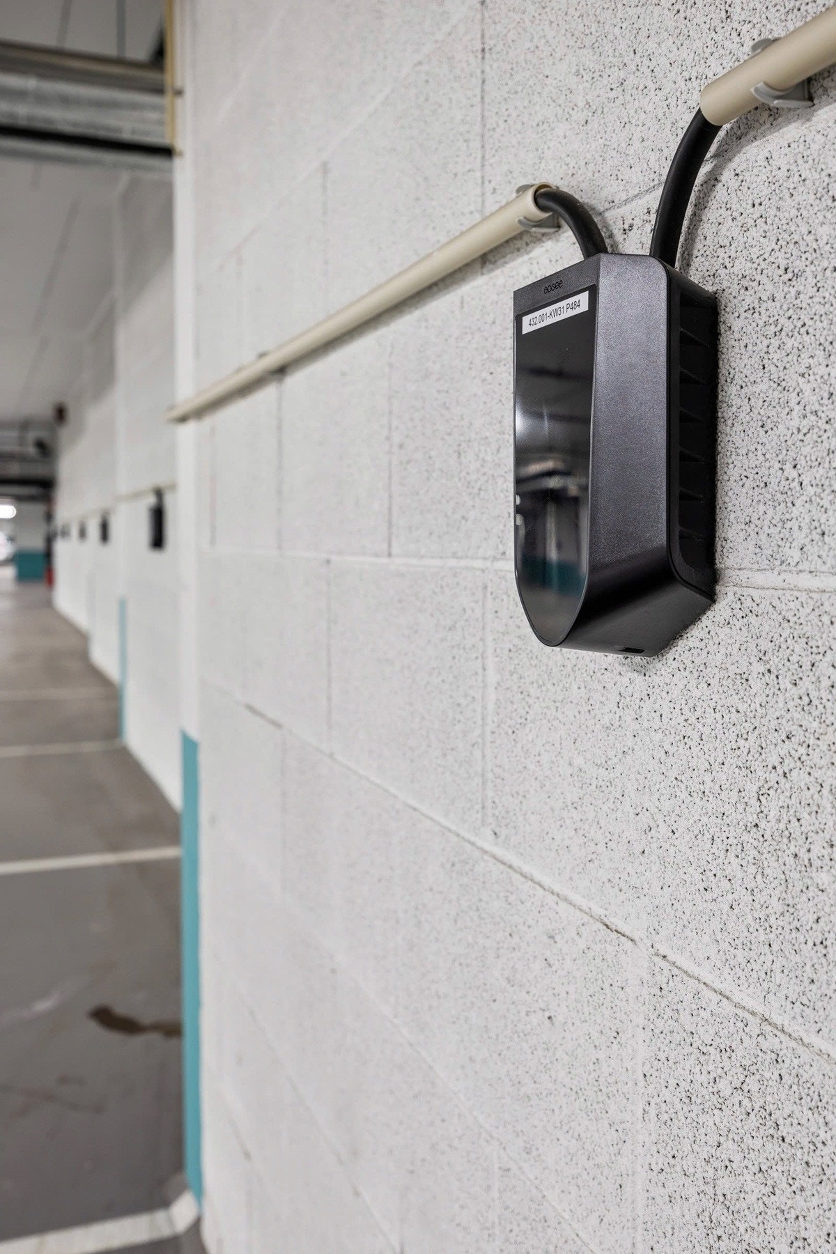 Garasjeplass leveres med tilrettelagt infrastruktur for tilkobling av ladestasjon til elbil. Galleribilde