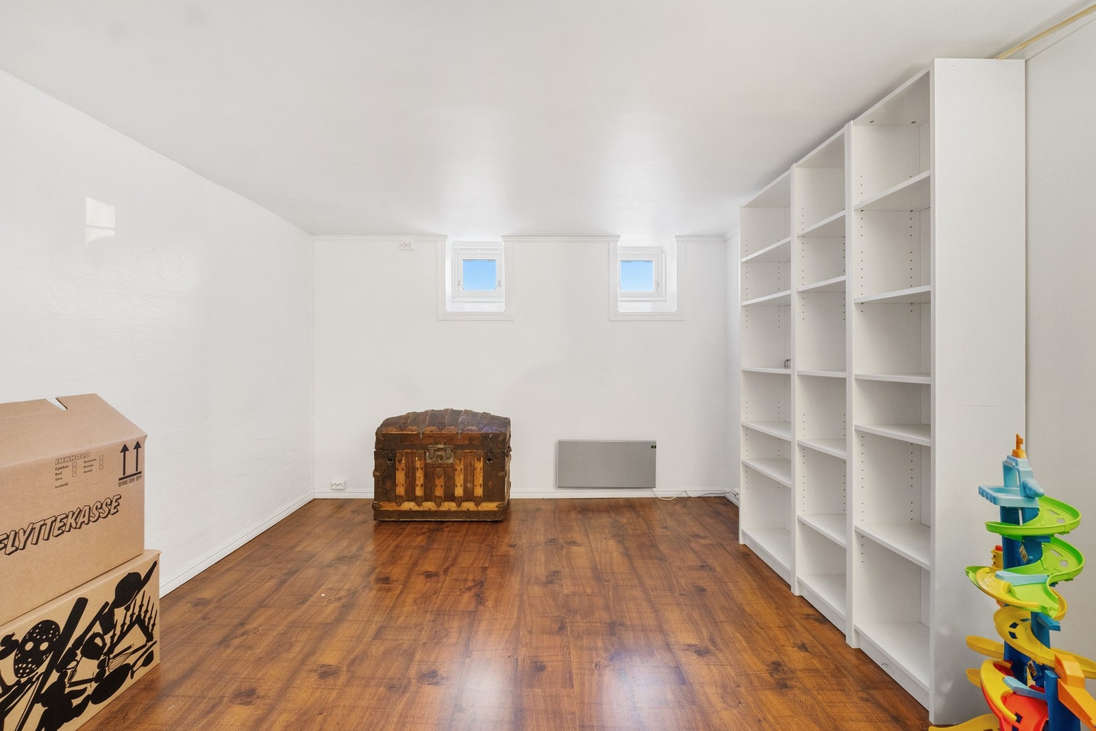 Privat bod i kjeller Galleribilde