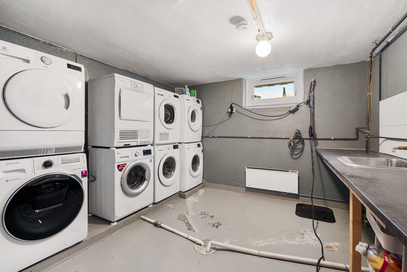 Felles vaskerom i kjeller Galleribilde