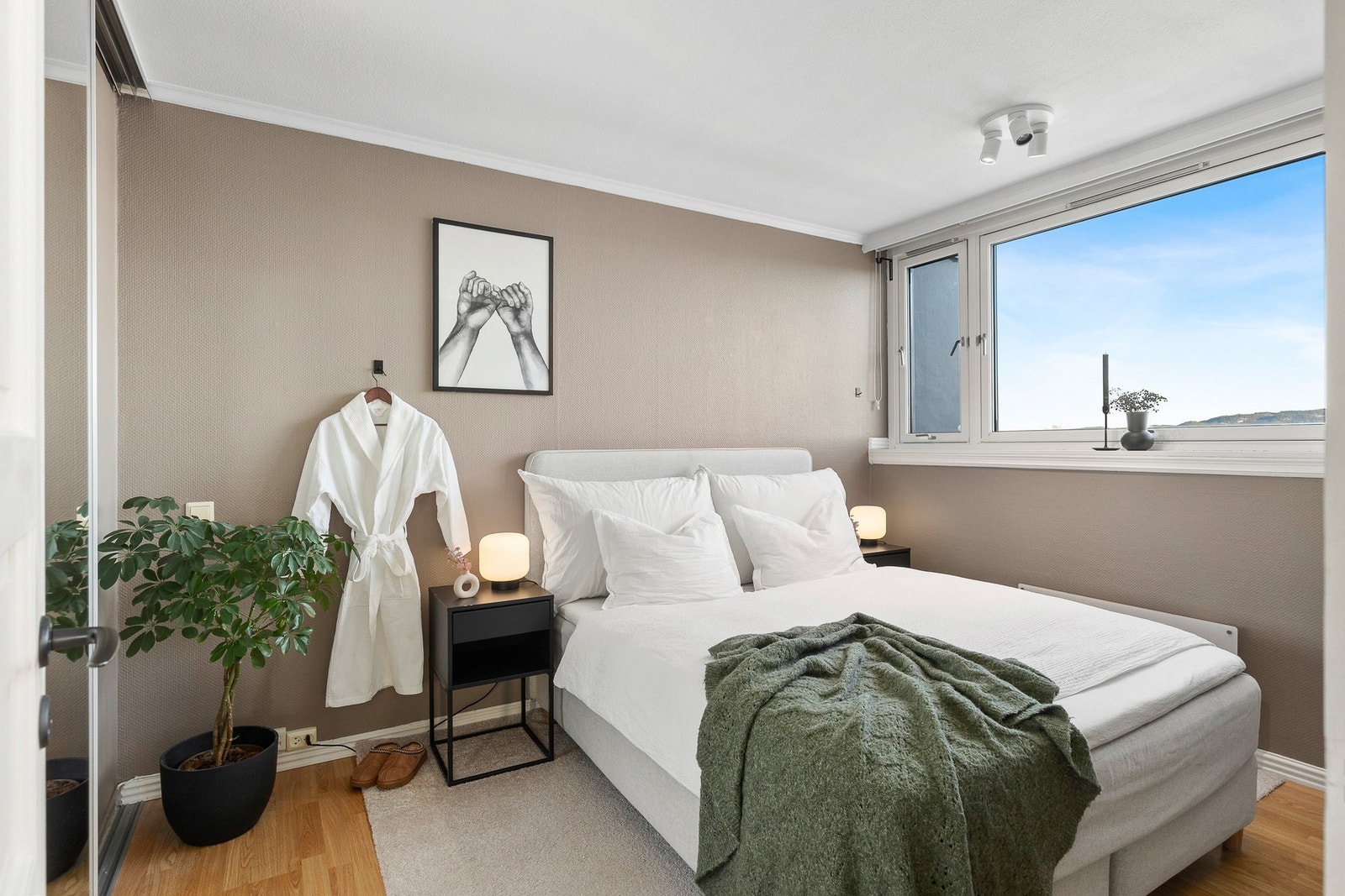 Stort og fint soverom på 11,4 kvm. Galleribilde