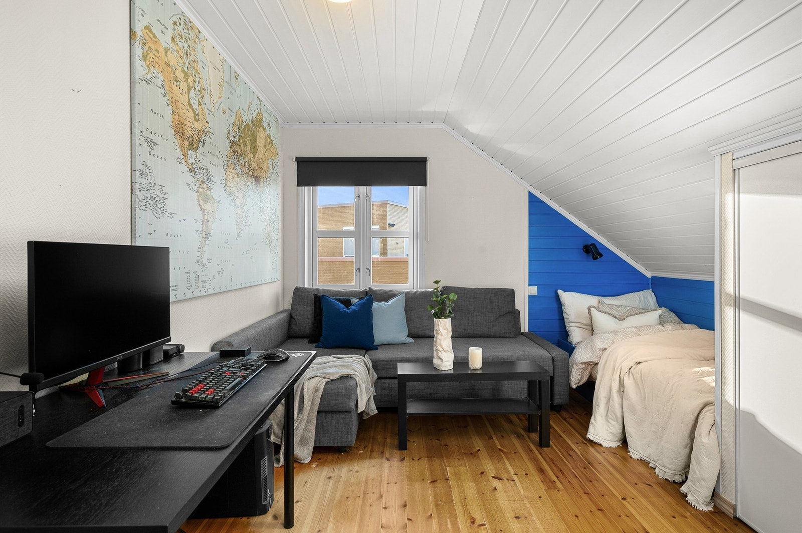 Soverom. Muligheter for å møblere slik at rommet kan anvendes til flere ting også. Galleribilde