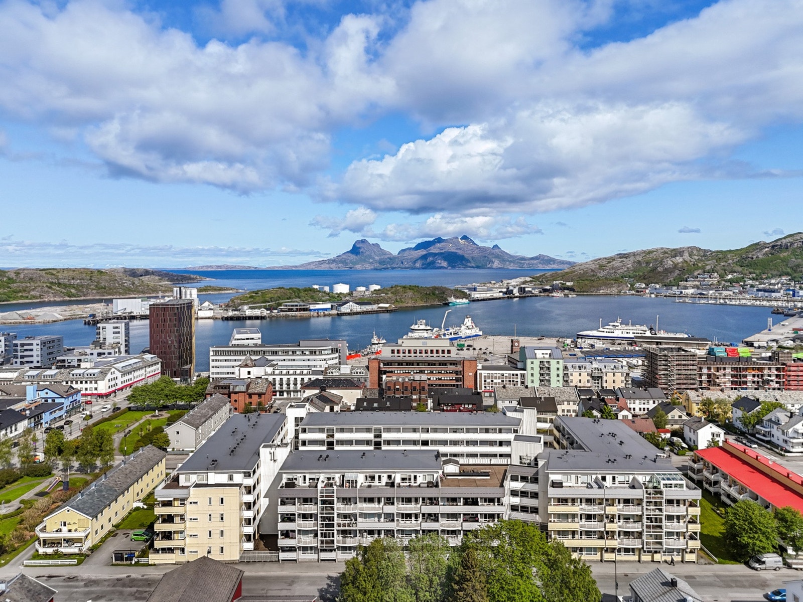 I tillegg disponerer borettslaget tre hybler og en stue som kan leies av andelseierne, for eksempel ved stordag eller andre anledninger. Galleribilde