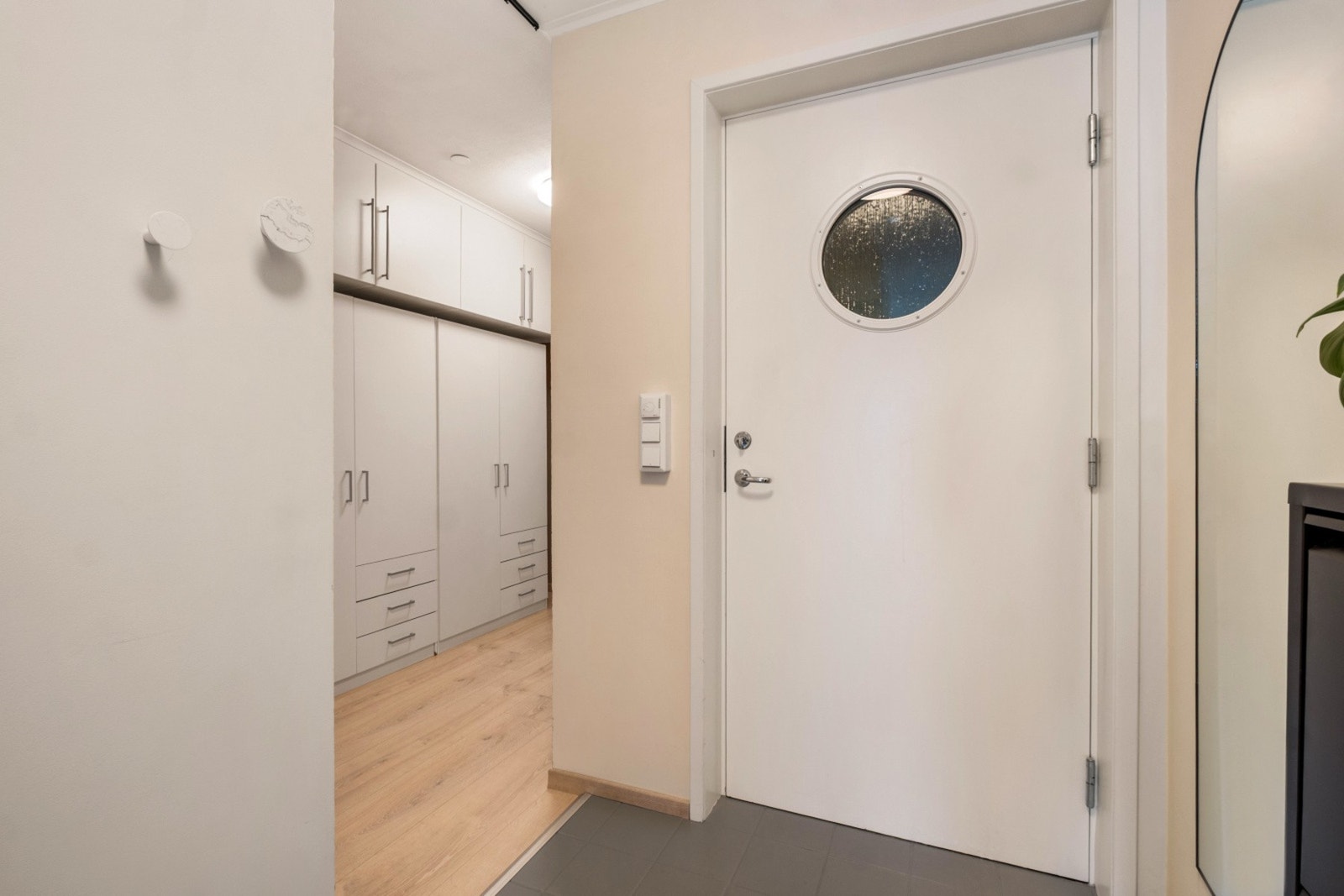 Entre med gulvvarme. Galleribilde