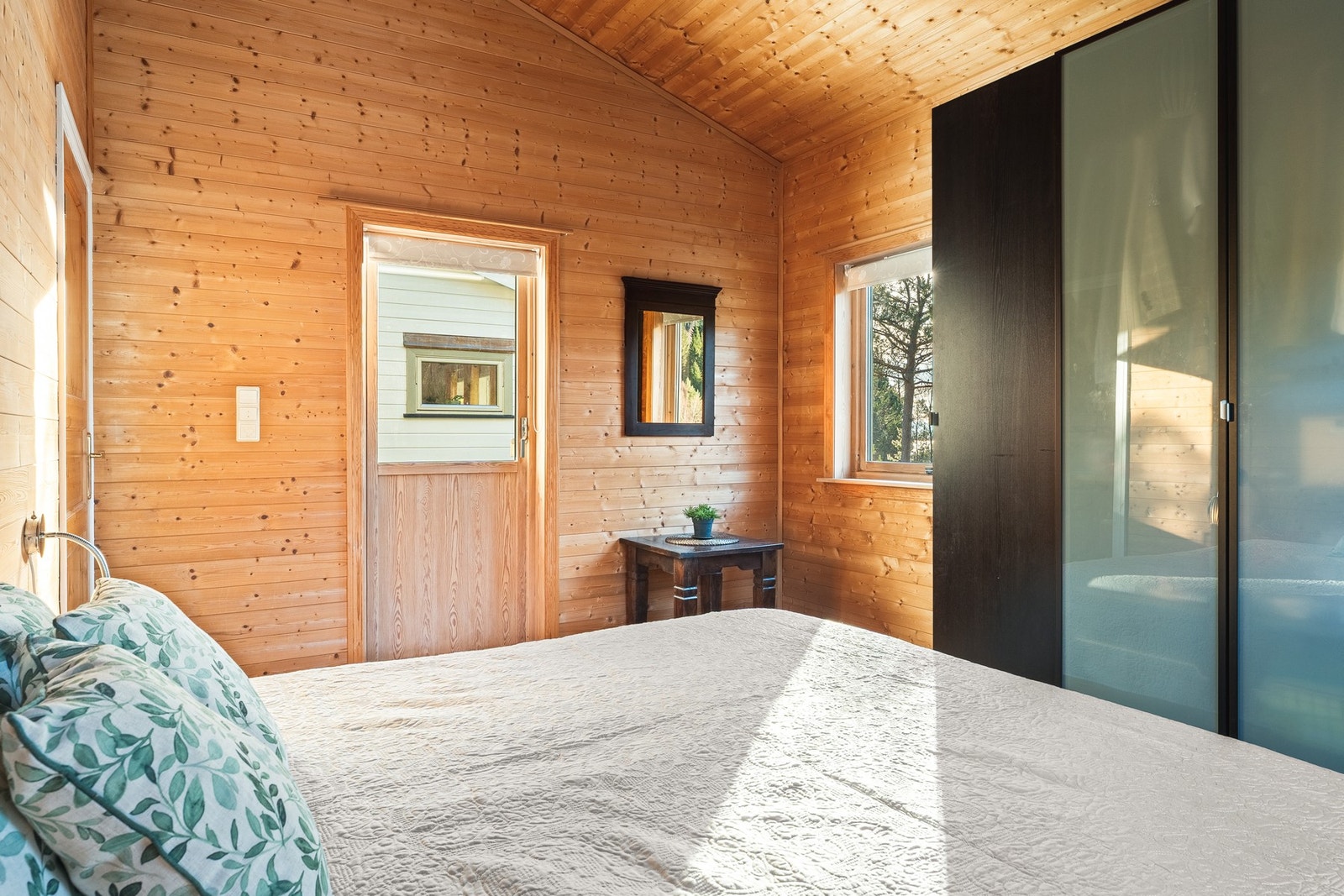 Soverommet har utgang til terrassen. Galleribilde