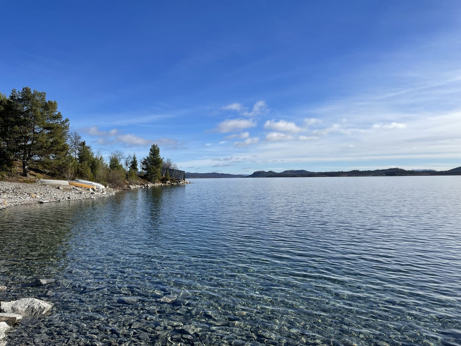 Rødungen ligger en spasertur fra hytta. Selgers bilde. Galleribilde