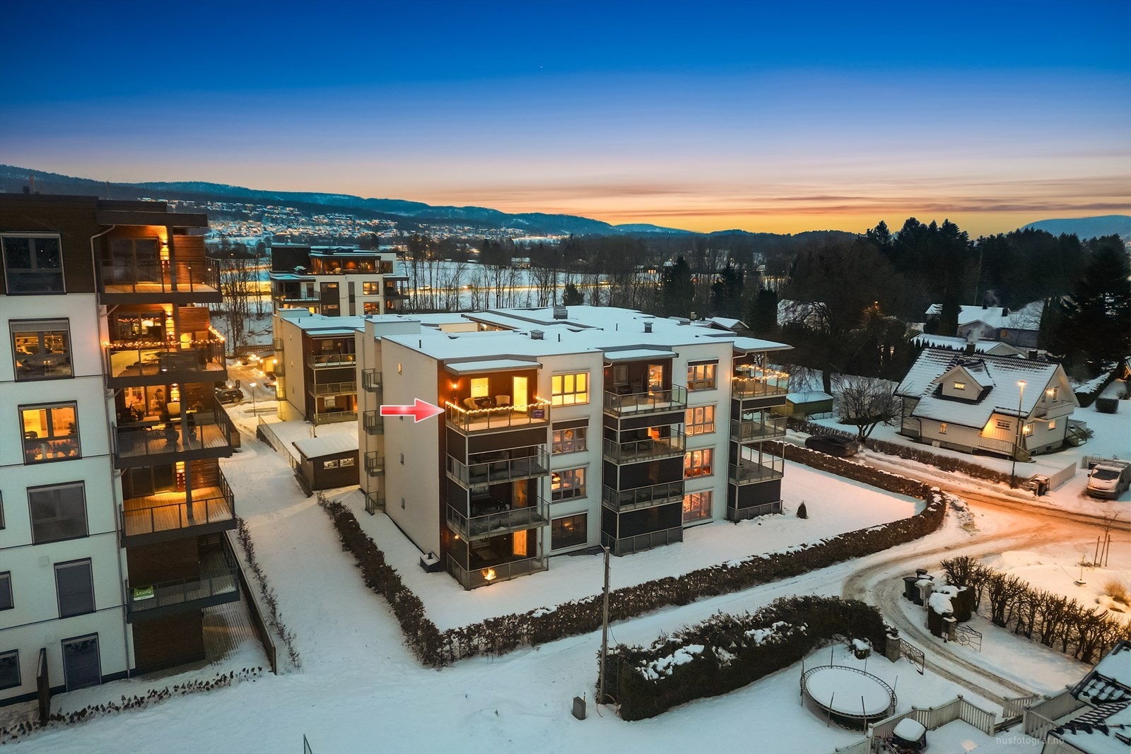 Velkommen til en moderne og sentral toppleilighet! Galleribilde