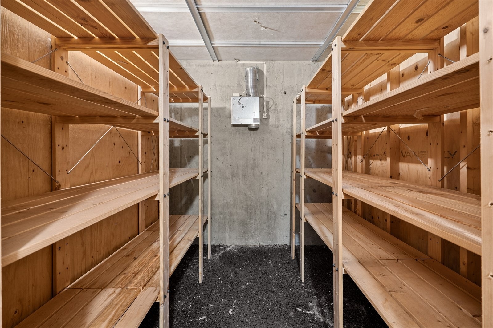 Bod på ca. 5 m² i kjeller. Galleribilde