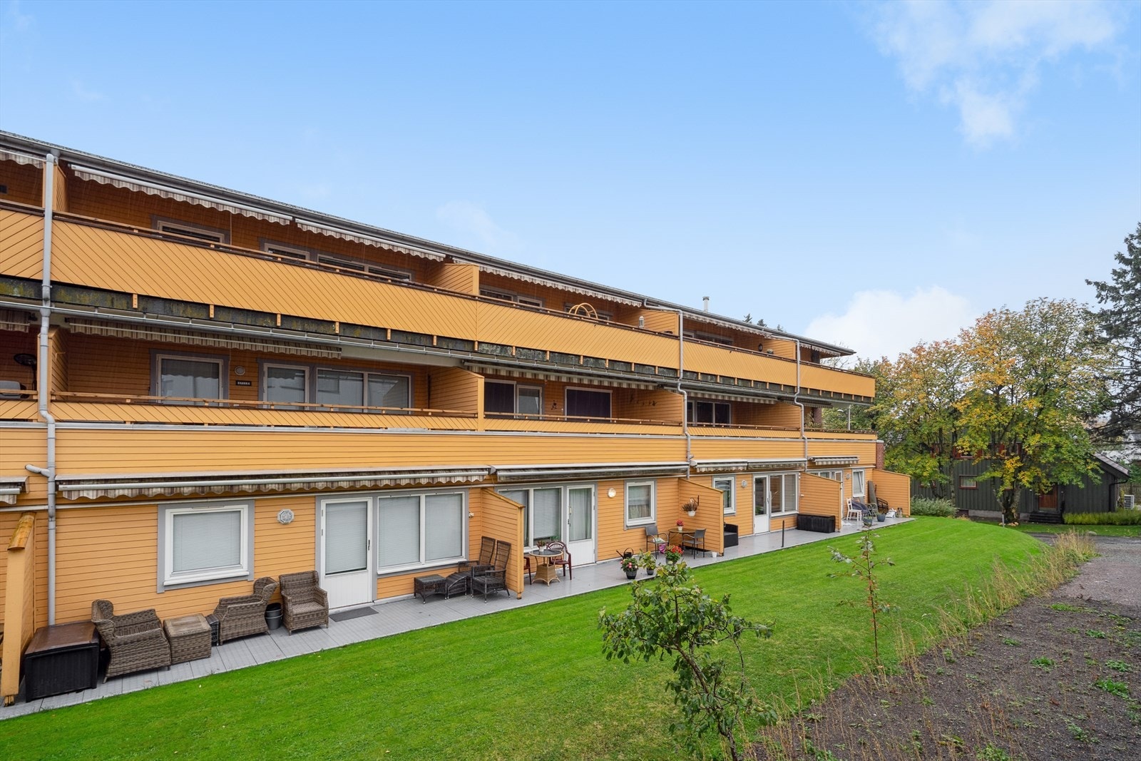 Her er det enkel adkomst med heis fra bakkeplan og med et godt utvalg av forretninger i nærheten. Galleribilde