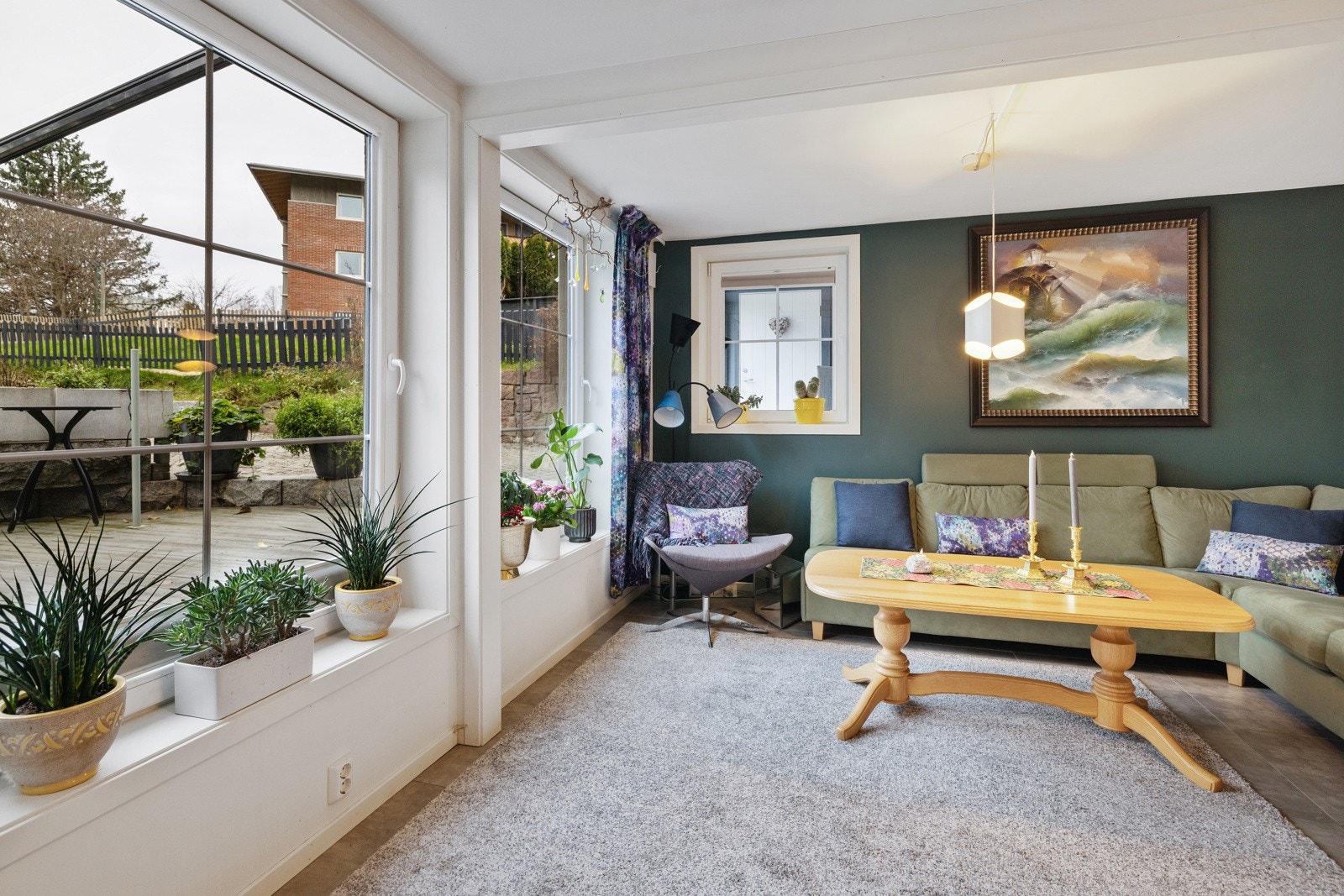 105 kvm med god planløsning, trinnfri adkomst og mye lagringsplass. Galleribilde