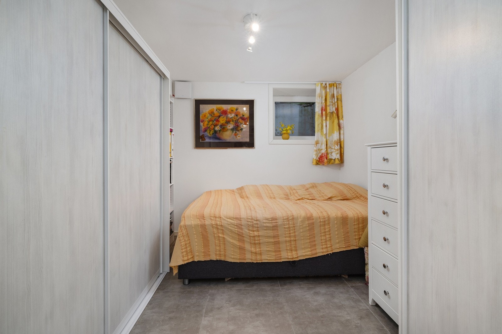 Rom benyttet som soverom - ikke byggemeldt eller godkjent. Galleribilde