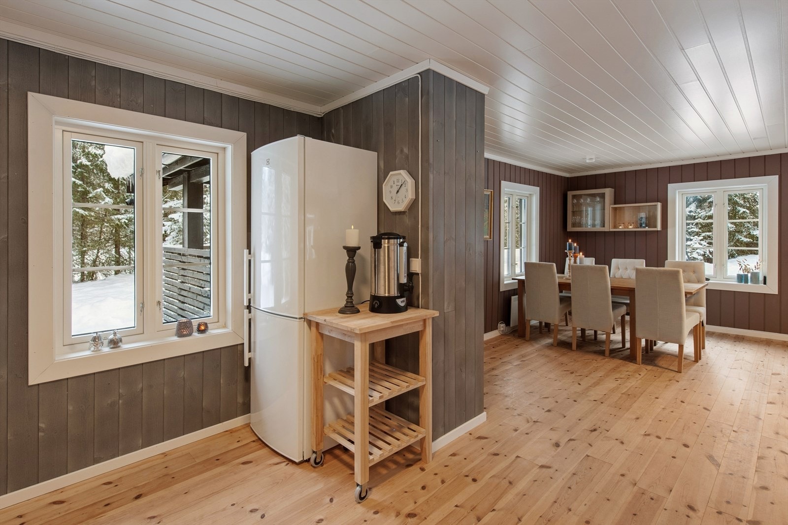 Det er også plass til frittstående kjøle-/fryseskap. Galleribilde