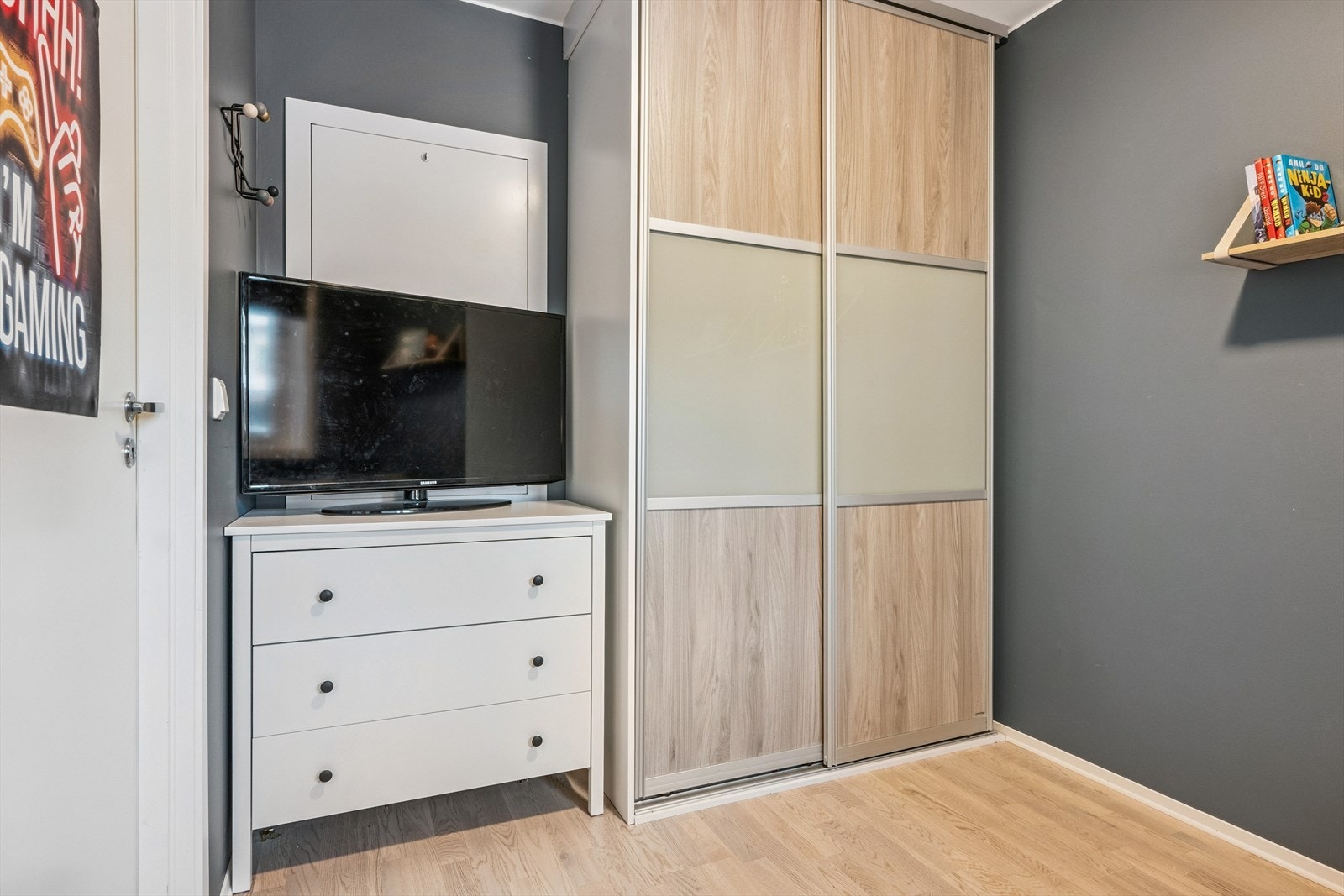 Soverom 2 - Langlo skyvedørsgarderobe ettermontert 2023 Galleribilde