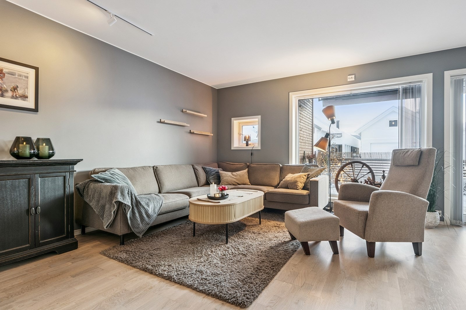 Leiligheten har god standard med bla. varme i gulv (Oppvarming og varmt vann er inkl. i felleskostnadene) Galleribilde