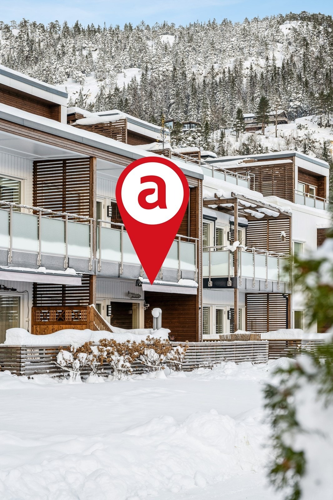 Beliggende i rolig gate uten gjennomgangstrafikk. Galleribilde