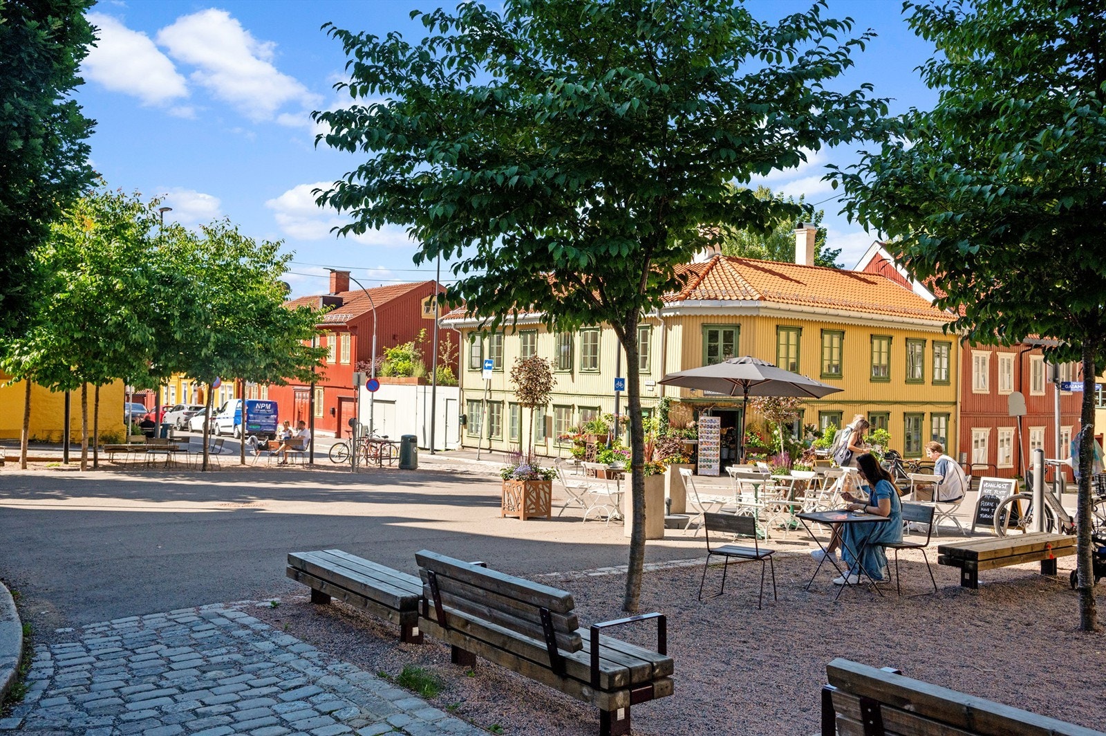 På torget er det ofte tilstelninger for nærområdet, med marked og barnevennlige arrangementer. Galleribilde