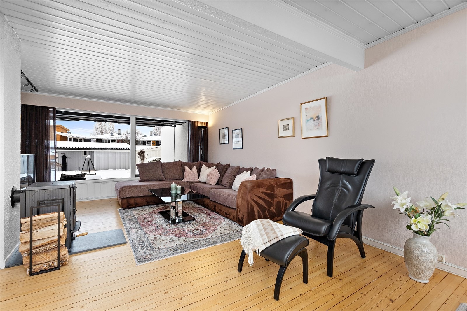 Boligen er utstyrt med en ny og effektiv Daikin varmepumpe fra 2024. Galleribilde