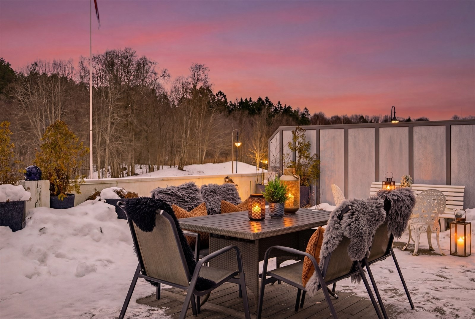 Usjenert terrasse på hele 66 m² Galleribilde