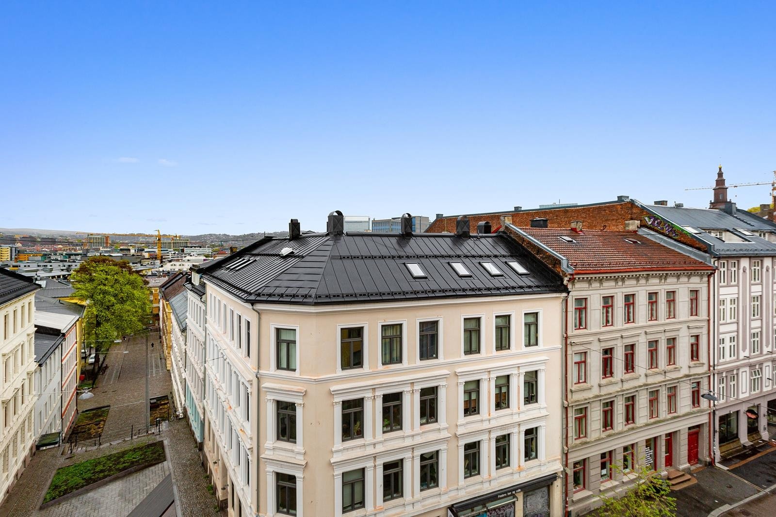 Utsyn fra stue. Galleribilde