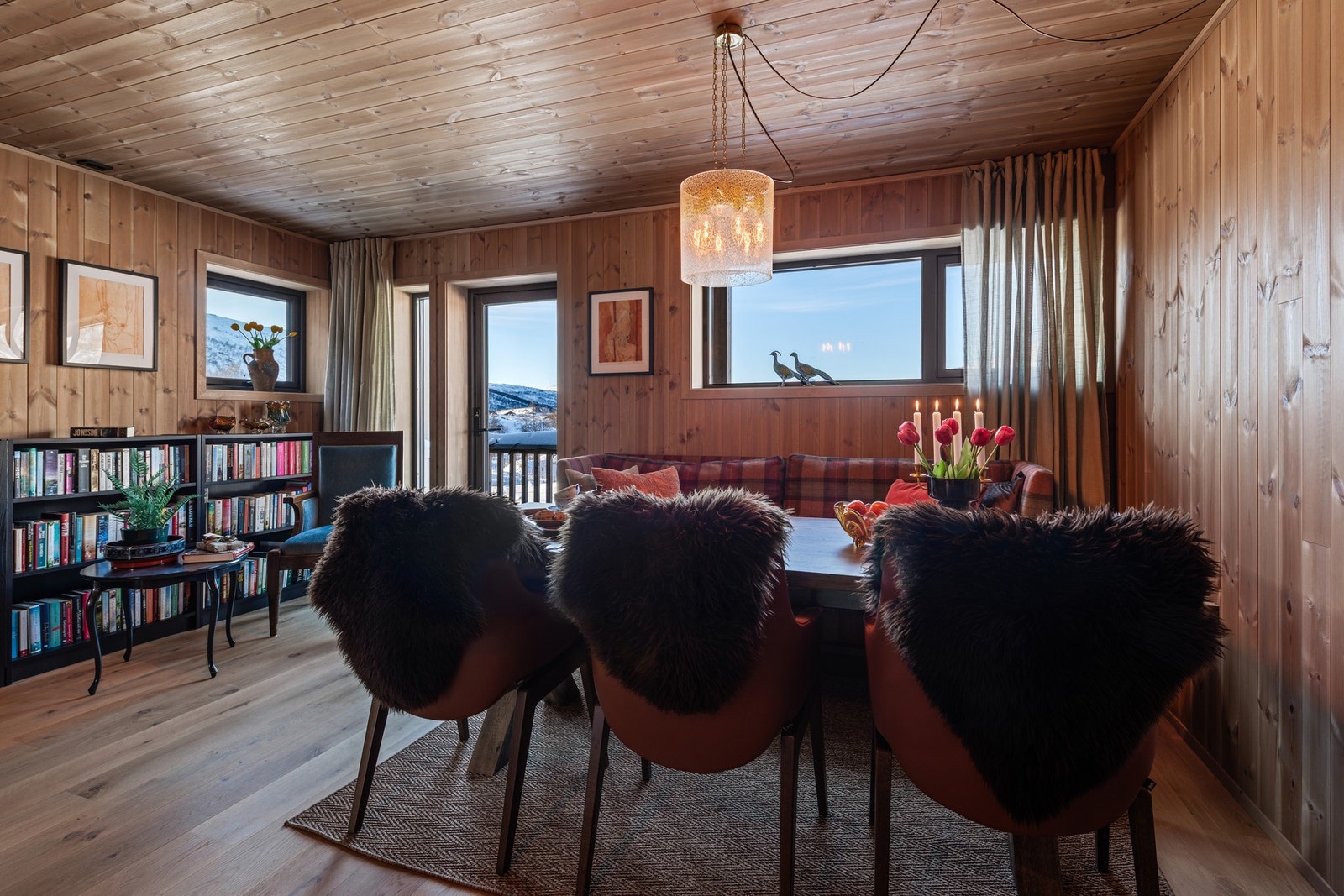 Den lune atmosfæren følger gjennom leiligheten Galleribilde