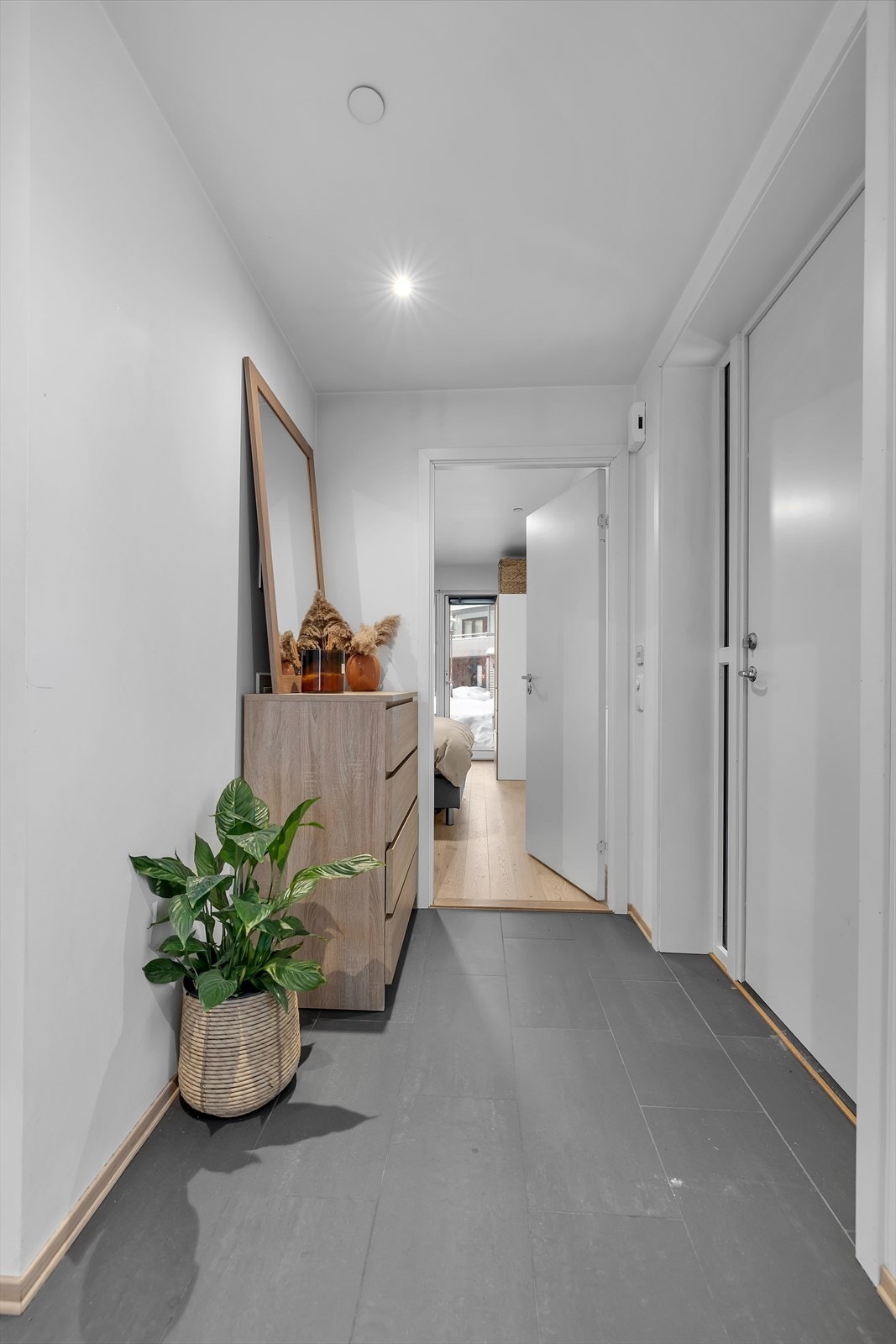 Flislagt entré med varme i gulv Galleribilde