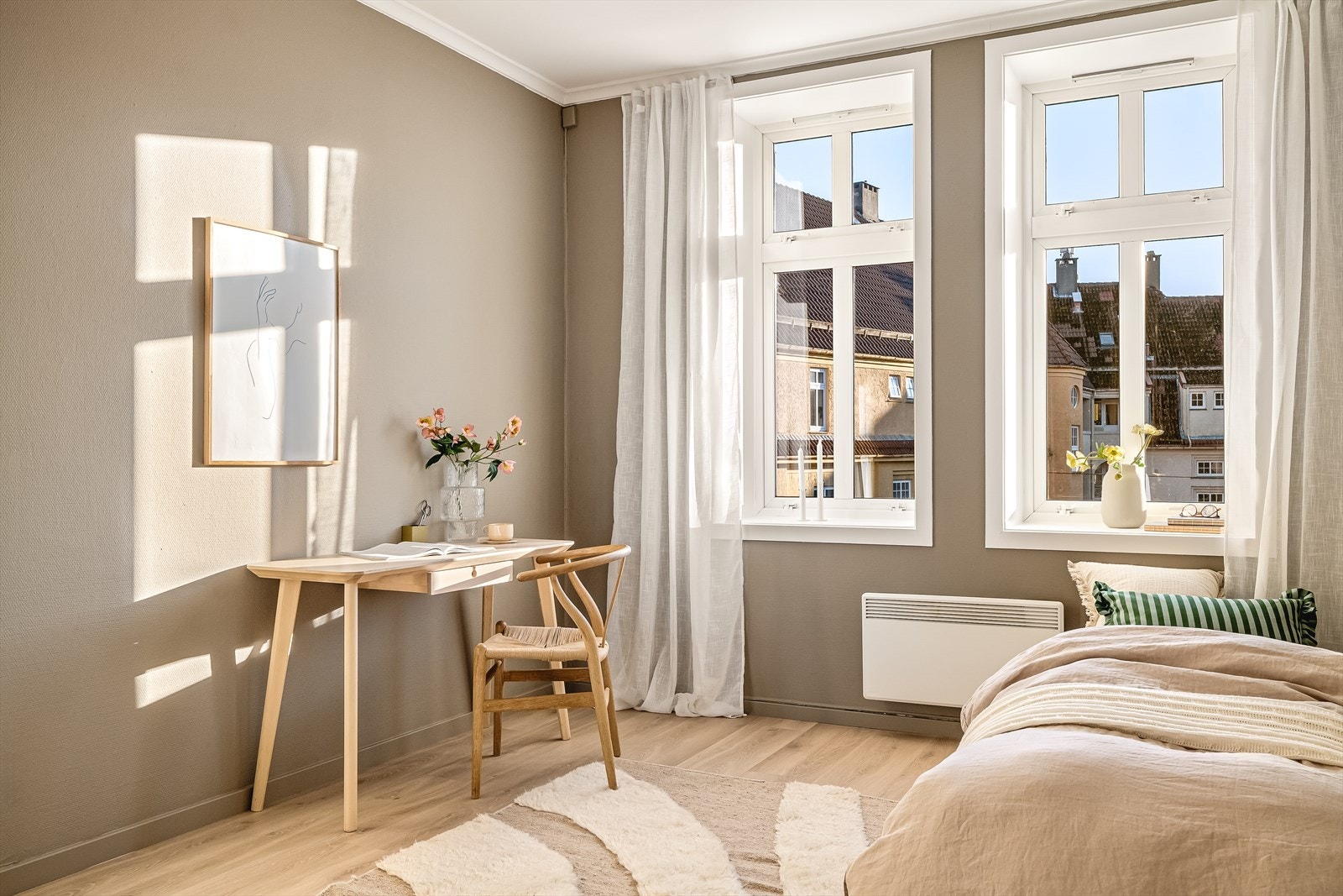 - Det andre soverommet har også god størrelse, med et areal på 16,4 m² - Galleribilde