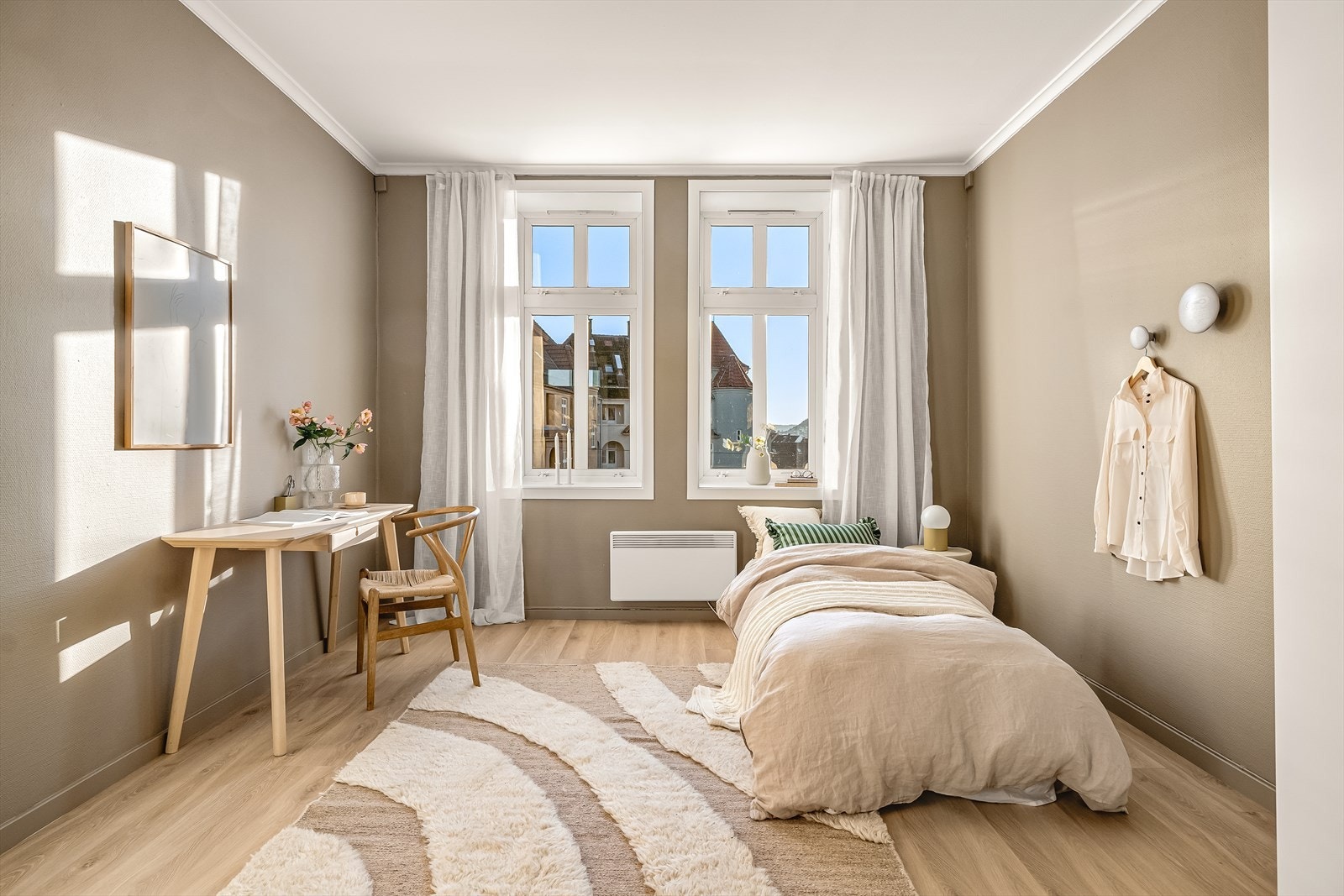 - Gjør som selger og kombiner soverommet med en praktisk hjemmekontor - Galleribilde