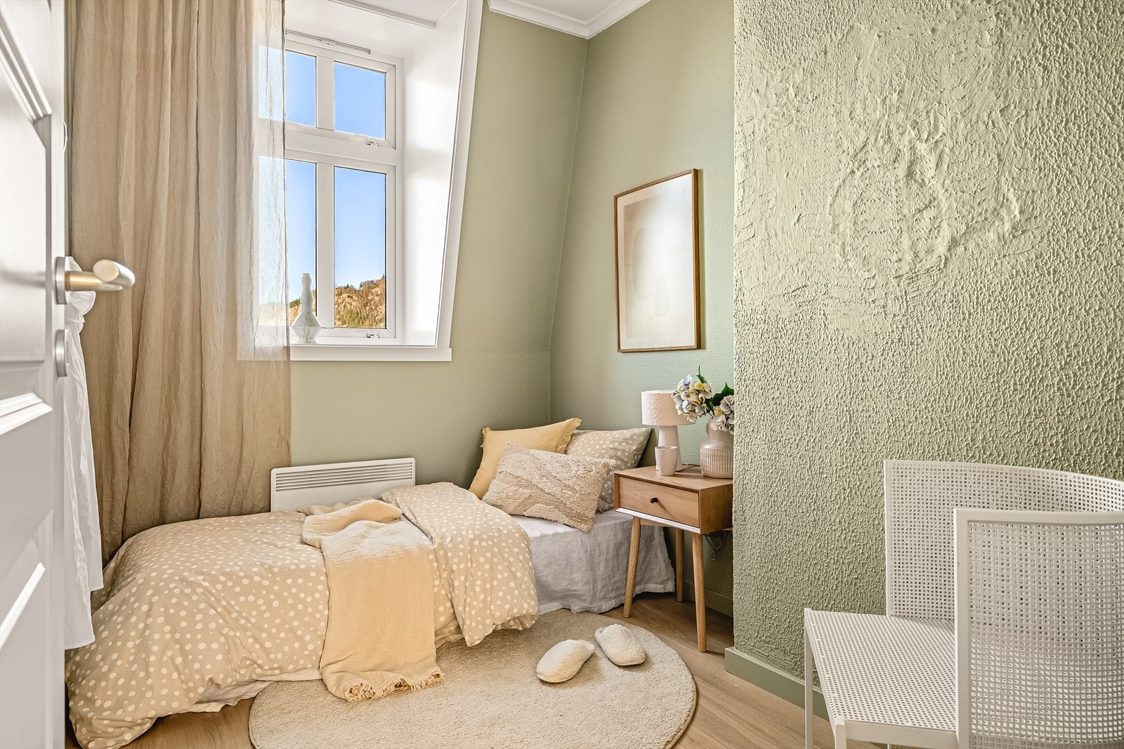 - Det siste soverommet er på 6 m² og er malt i en nydelig grønntone - Galleribilde