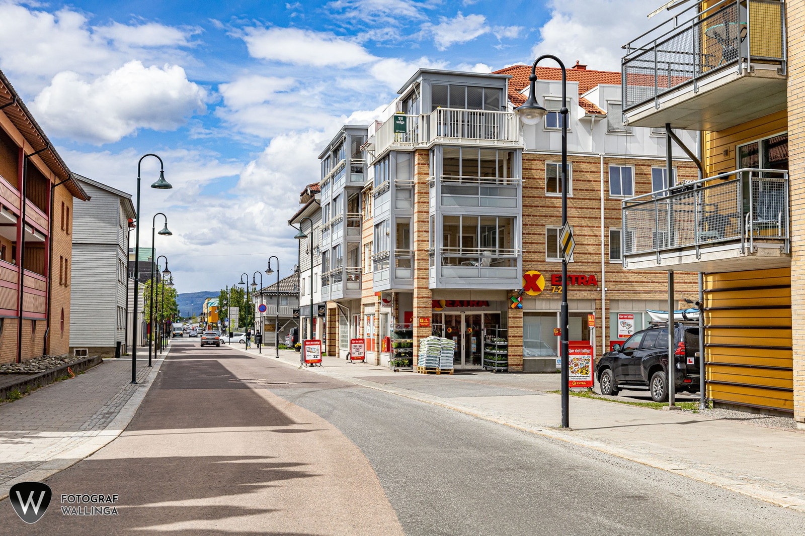 I Mjøndalen sentrum er det flere servicetilbud som matbutikker, apotek, blomsterbutikk m.m. Galleribilde