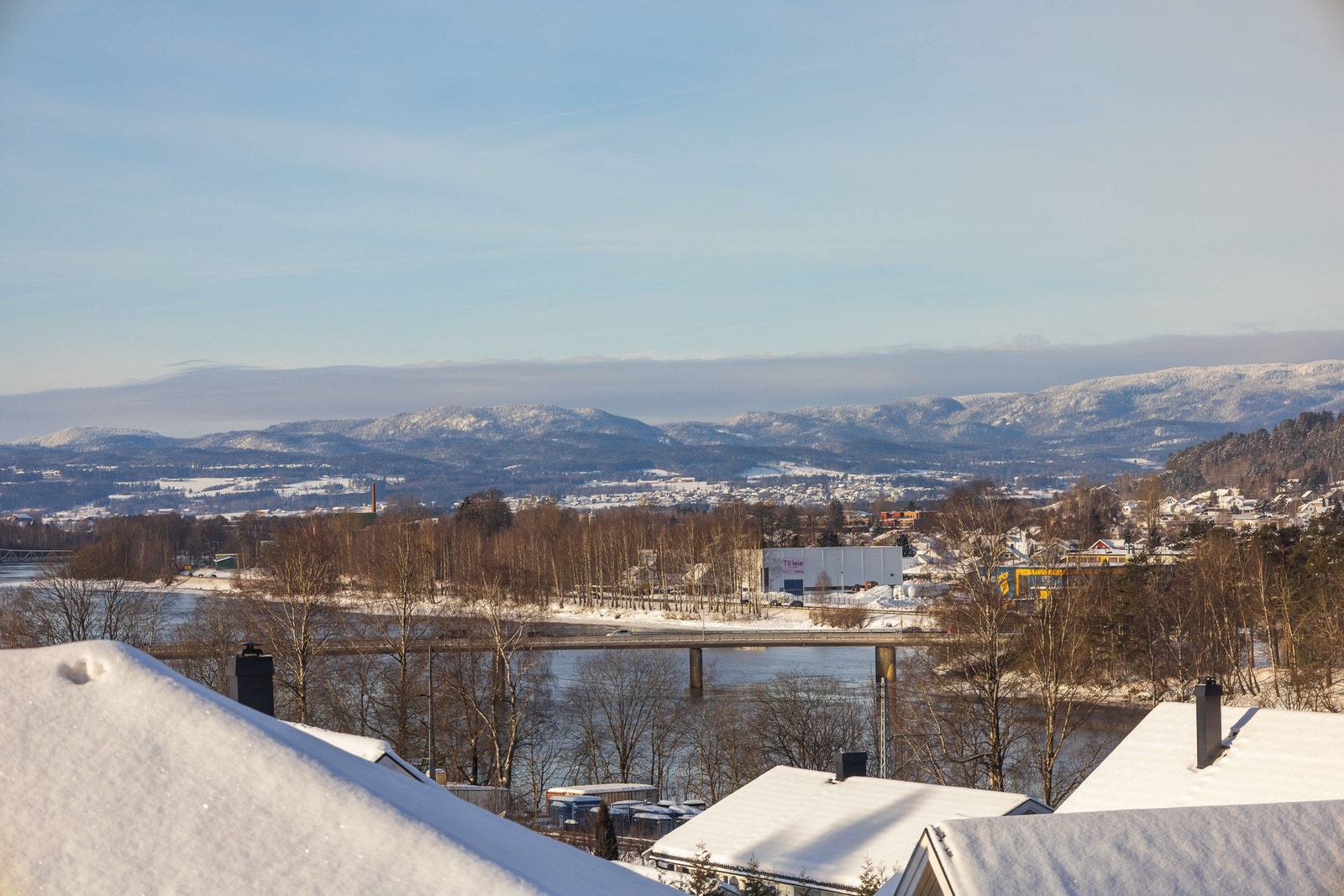 Fra eiendommen kan man nyte herlig utsikt. Galleribilde