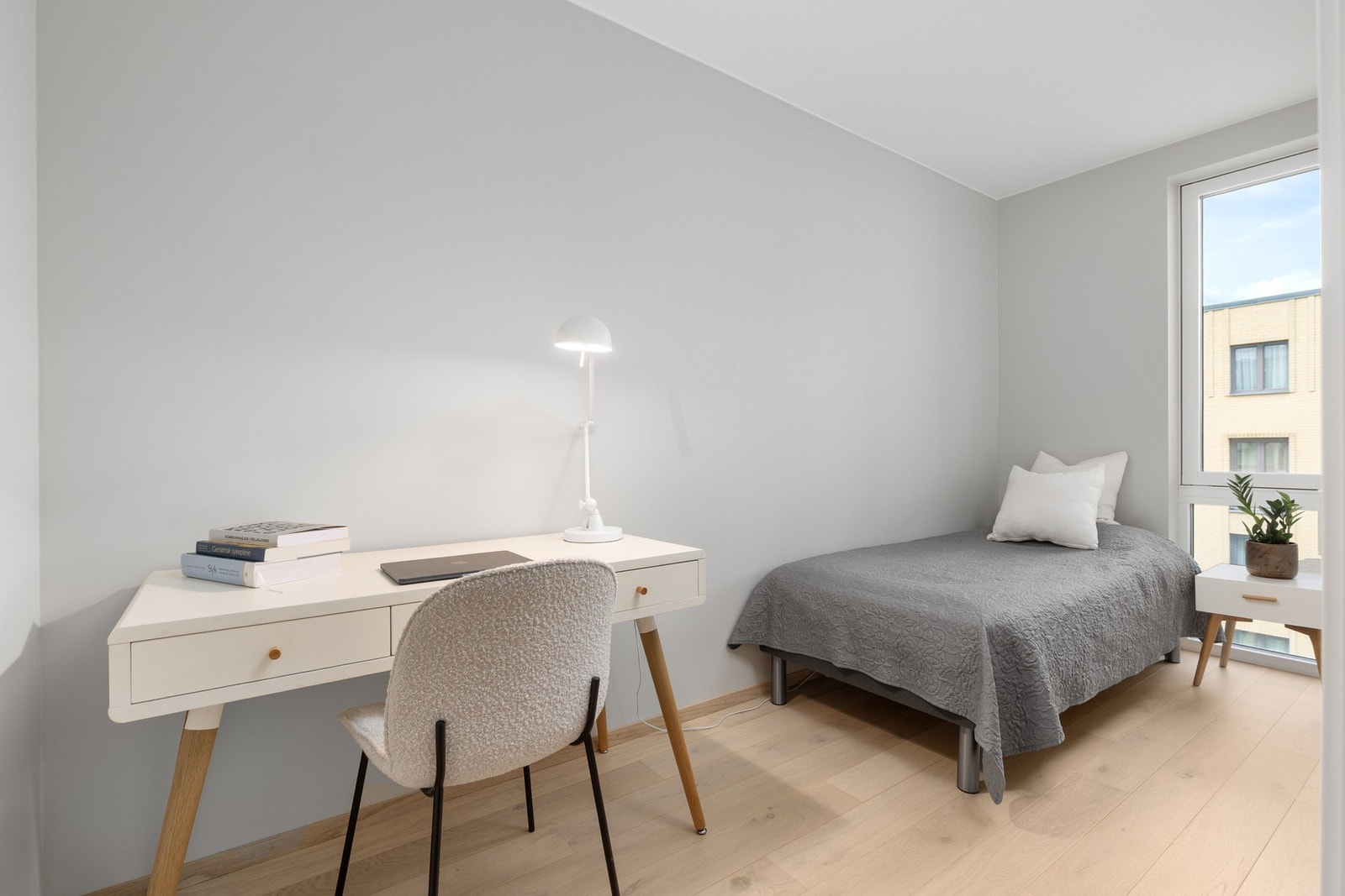 Soverom II egner seg ypperlig som hjemmekontor, gjesteværelse eller barnerom. Galleribilde