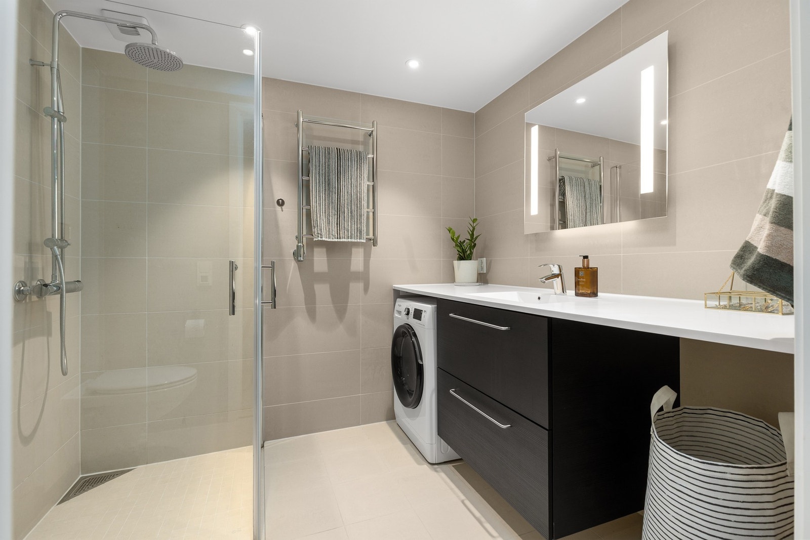 Flislagt bad med varmekabler. Galleribilde