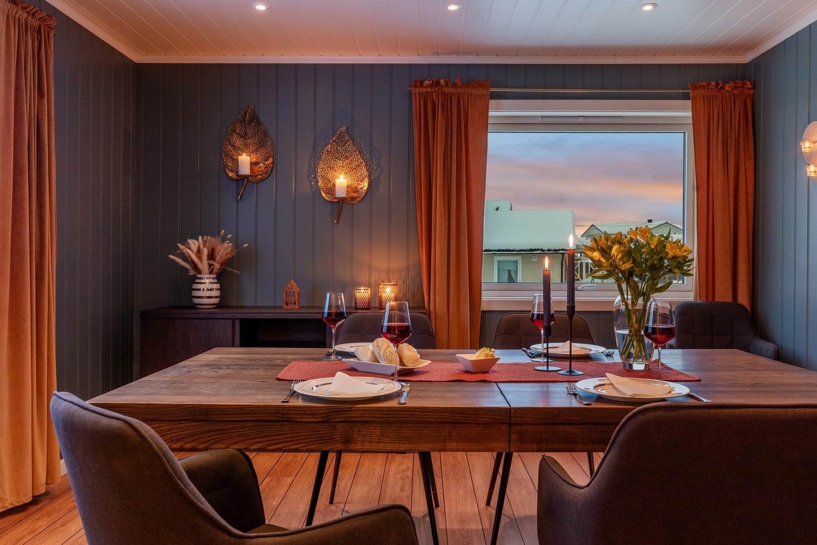 Her bor du skjermet og barnevennlig med gode solforhold og rikelig med boltreplass for både store og små. Galleribilde