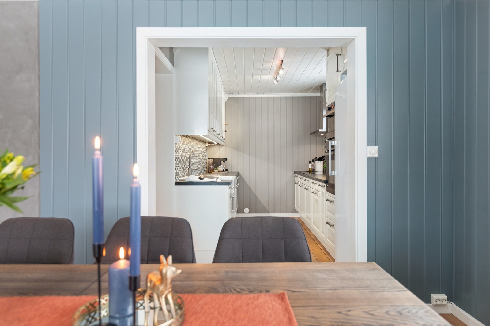 Her er det god plass til spisebord og annet møblement. Galleribilde