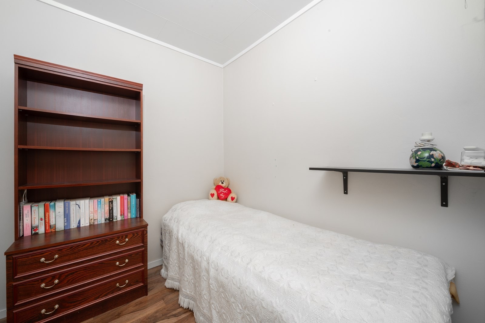 Romslig bod Galleribilde